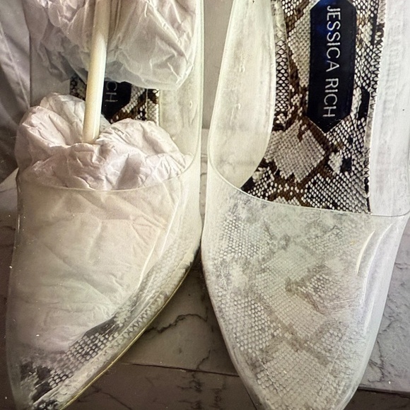 Jessica Rich White and Gold Heels - Picture 13 of 16